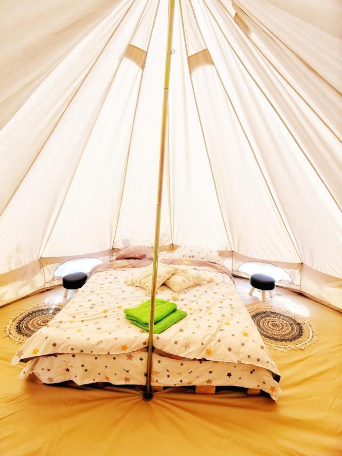 Luna Rock Glamping Brezoi - Blue Scai Hotel Ngoại thất bức ảnh